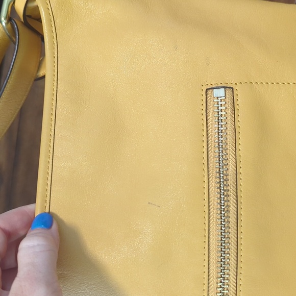 Coach Duffle Bag - Picture 5 of 9